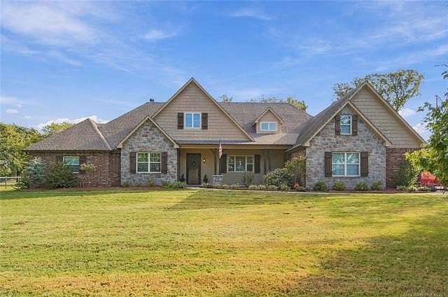 1.59 Acres of Land with Home for Sale in Broken Arrow, Oklahoma