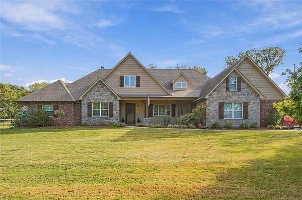 1.59 Acres of Land with Home for Sale in Broken Arrow, Oklahoma
