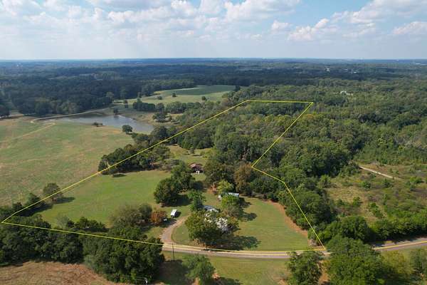 10 Acres of Recreational Land with Home for Sale in Hartwell, Georgia
