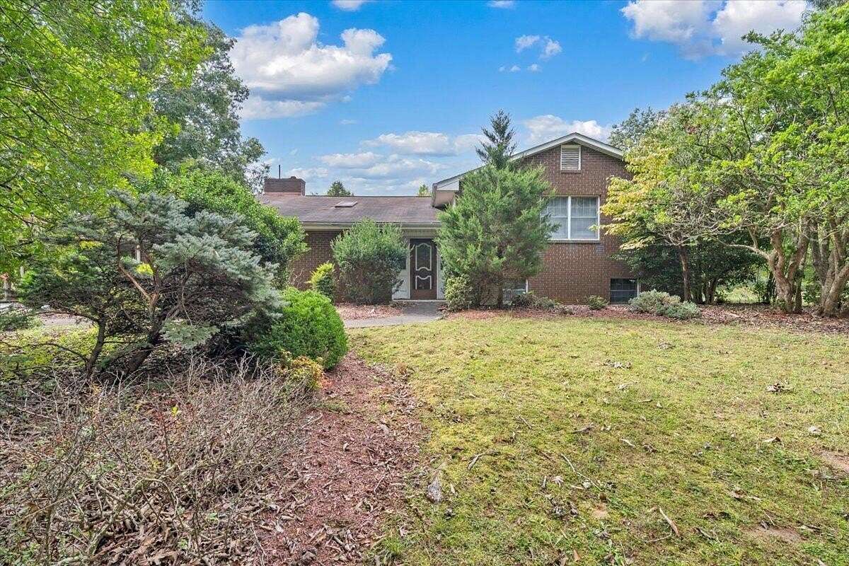18.6 Acres of Recreational Land with Home for Sale in Roanoke, Virginia