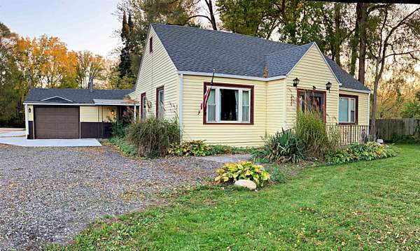 1.7 Acres of Land with Home for Sale in Saginaw, Michigan