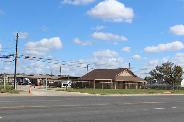 4.42 Acres of Improved Commercial Land for Sale in Laredo, Texas