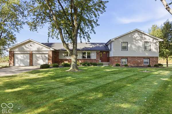 14.1 Acres of Land with Home for Sale in Greenfield, Indiana