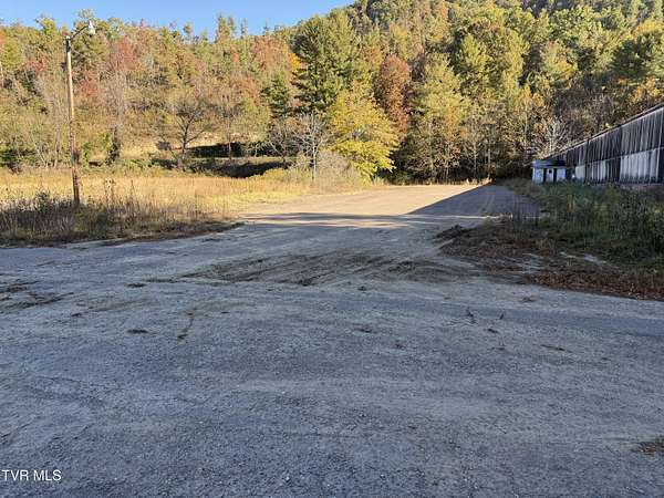 7.9 Acres of Improved Commercial Land for Sale in Mountain City, Tennessee