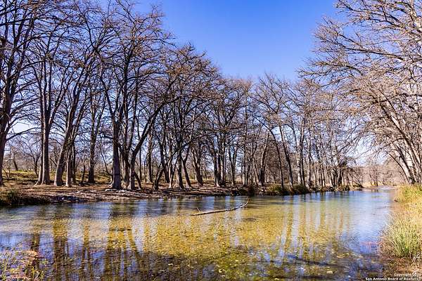 9.85 Acres of Residential Land for Sale in Leakey, Texas