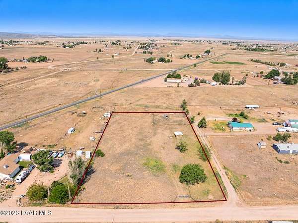 2 Acres of Residential Land for Sale in Paulden, Arizona