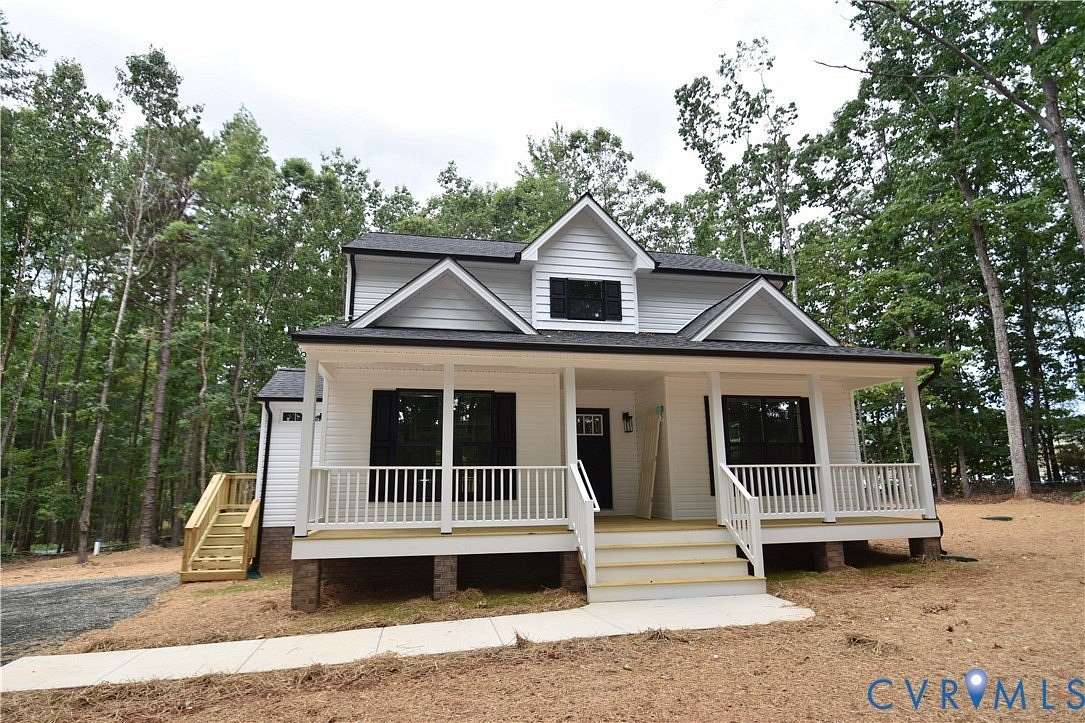 1.55 Acres of Land with Home for Sale in Louisa, Virginia