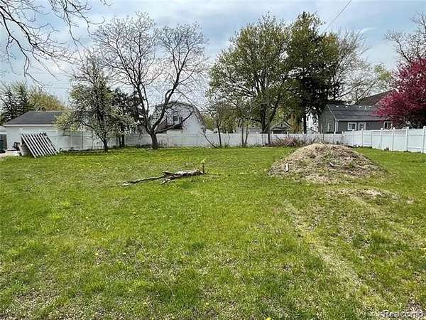 0.22 Acres of Residential Land for Sale in Hazel Park, Michigan