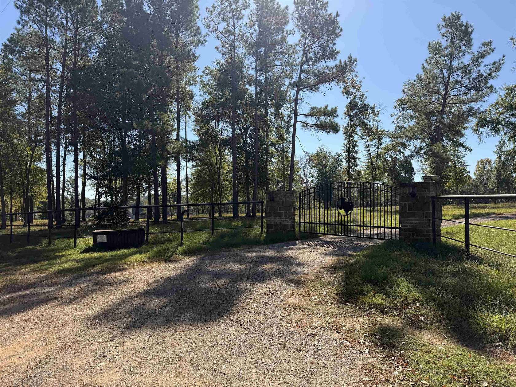 19.3 Acres of Land with Home for Sale in Kilgore, Texas