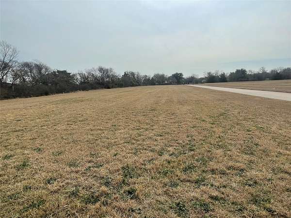 1.61 Acres of Mixed-Use Land for Sale in Ennis, Texas