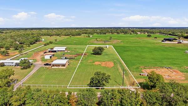 2 Acres of Residential Land for Sale in Mineral Wells, Texas