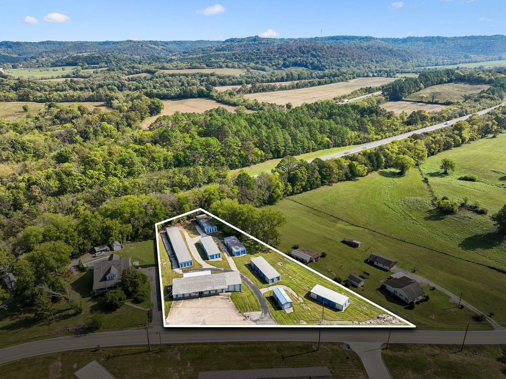 1.5 Acres of Commercial Land for Sale in Gordonsville, Tennessee
