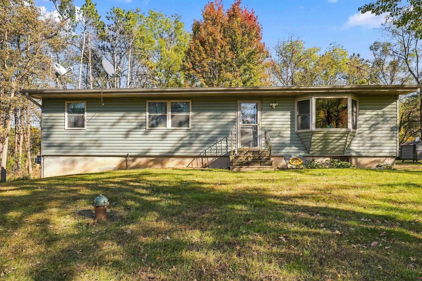 5.6 Acres of Land with Home for Sale in Janesville, Iowa