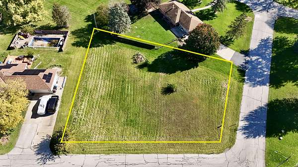 0.34 Acres of Residential Land for Sale in Greenfield, Wisconsin