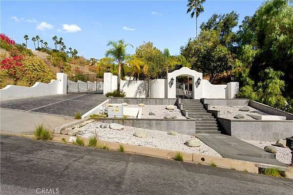 2.16 Acres of Land with Home for Sale in Bradbury, California