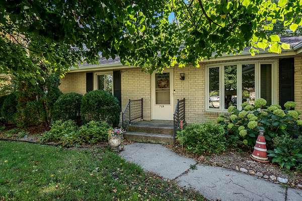 1.9 Acres of Land with Home for Sale in Machesney Park, Illinois