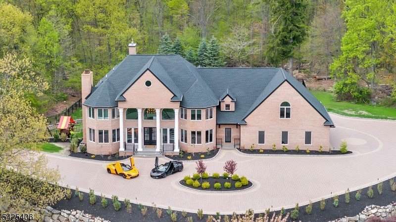 3.72 Acres of Land with Home for Sale in Kinnelon, New Jersey