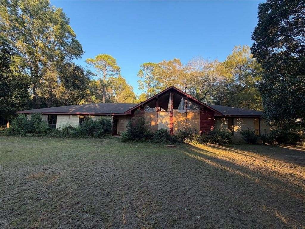 2.33 Acres of Land with Home for Sale in Mobile, Alabama