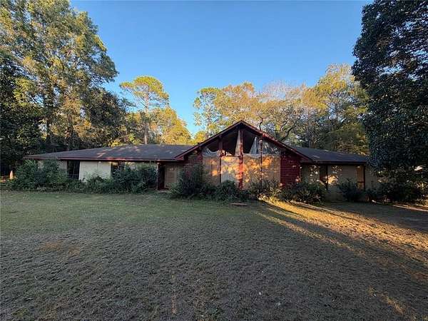 2.33 Acres of Land with Home for Sale in Mobile, Alabama