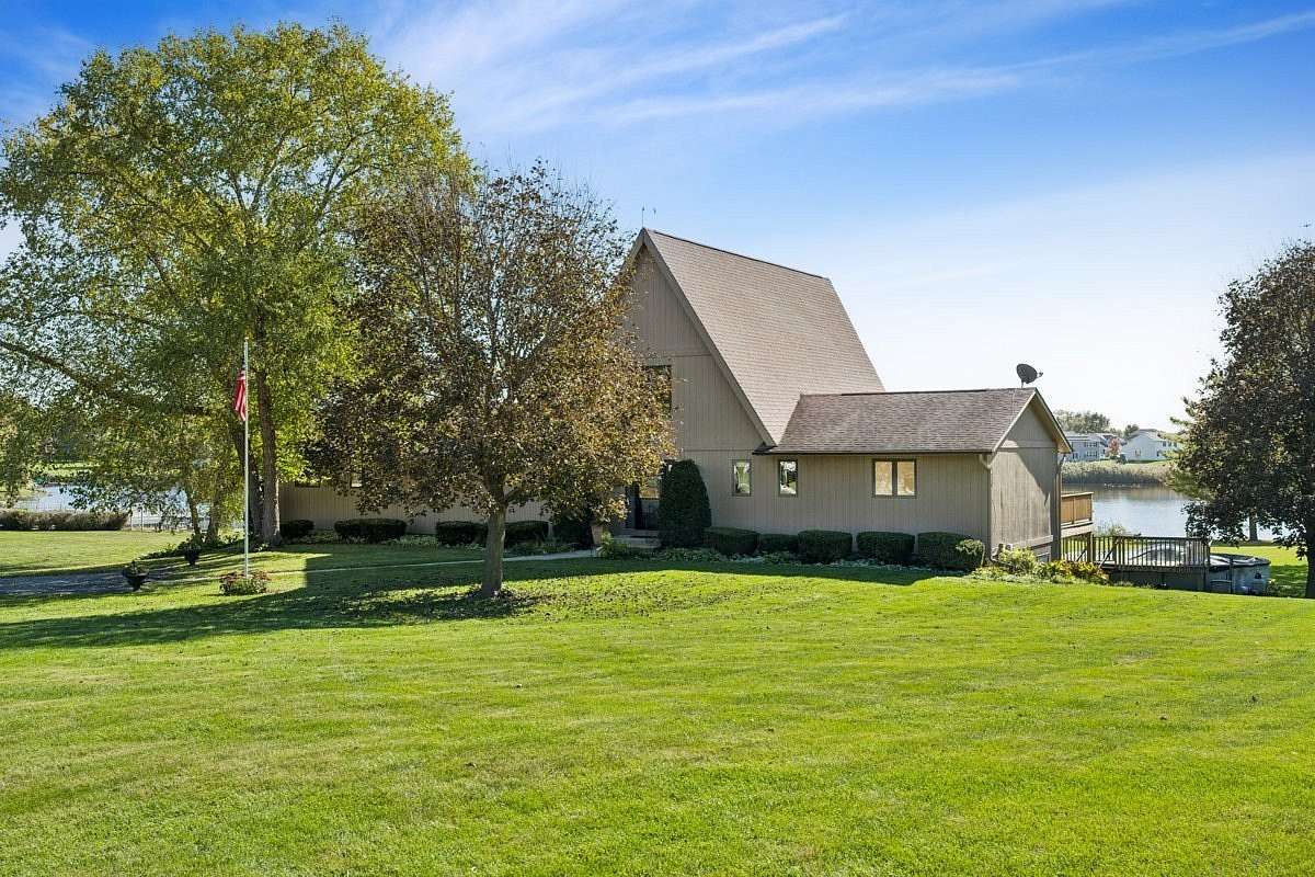 1.8 Acres of Land with Home for Sale in Ingleside, Illinois