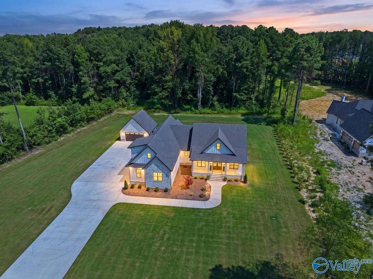 3.12 Acres of Land with Home for Sale in Guntersville, Alabama
