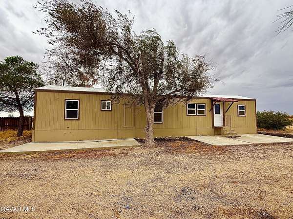 2.79 Acres of Land with Home for Sale in Mojave, California