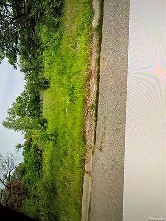 0.3 Acres of Residential Land for Sale in Flint, Michigan