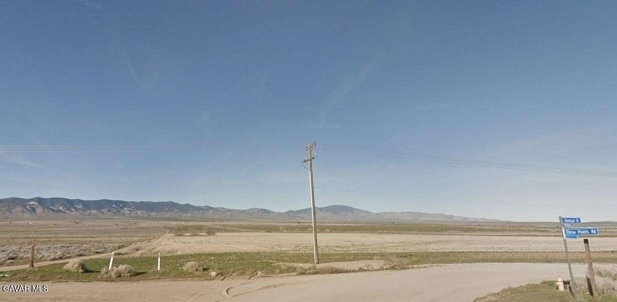 24 Acres of Land for Sale in Lancaster, California