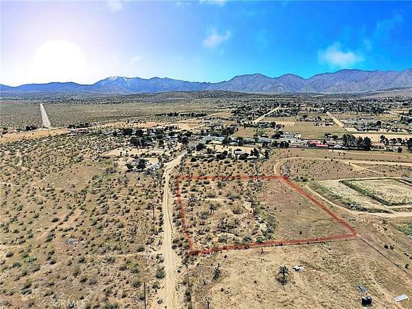 2.53 Acres of Residential Land for Sale in Pearblossom, California