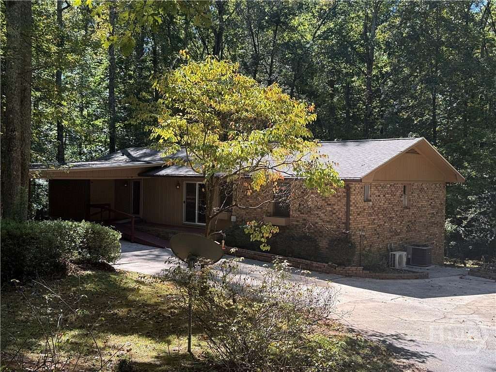 5 Acres of Land with Home for Sale in Athens, Georgia