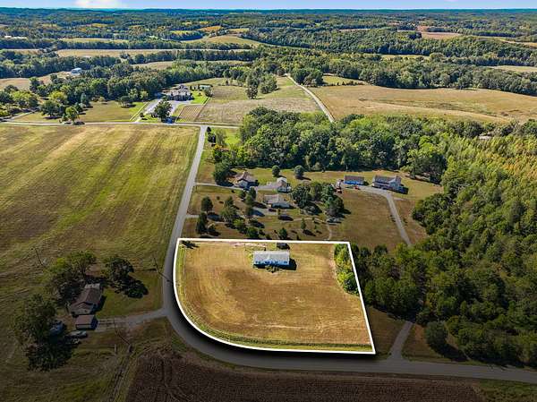 1.58 Acres of Residential Land for Sale in Portland, Tennessee