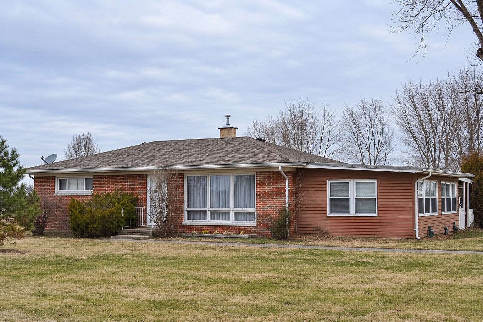 2.18 Acres of Land with Home for Sale in Centralia, Illinois