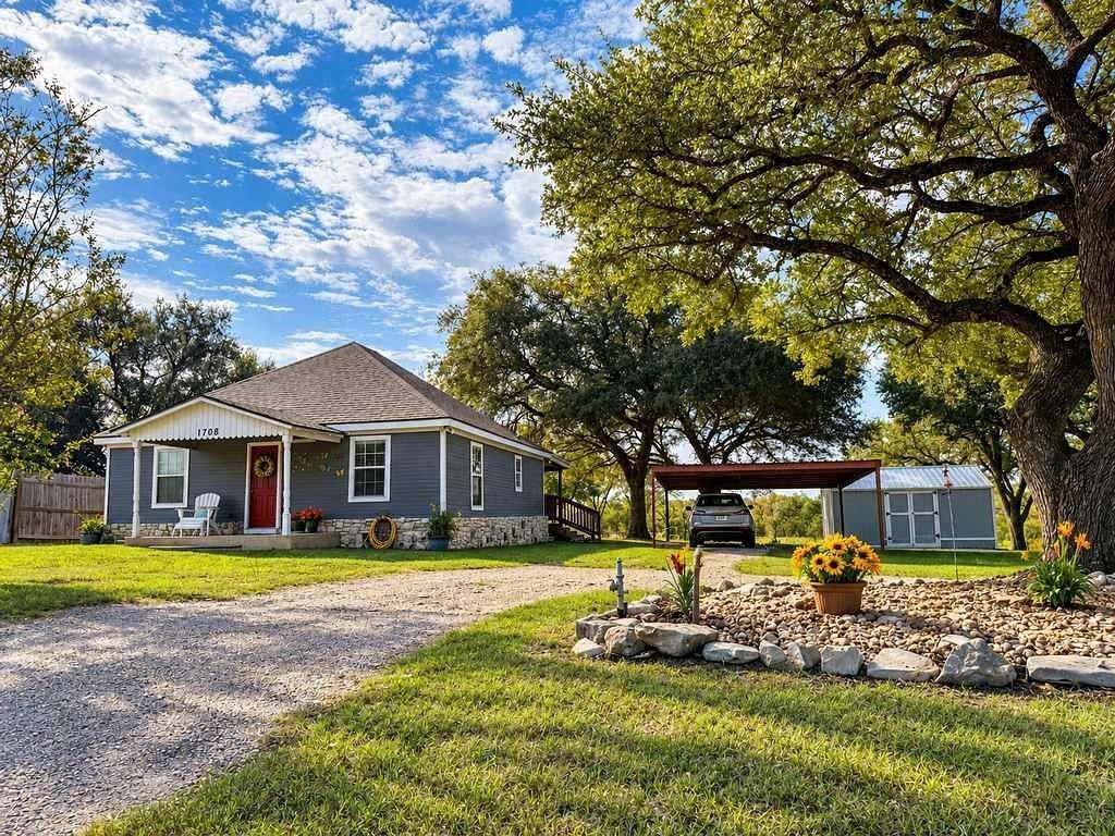2 Acres of Land with Home for Sale in Gatesville, Texas