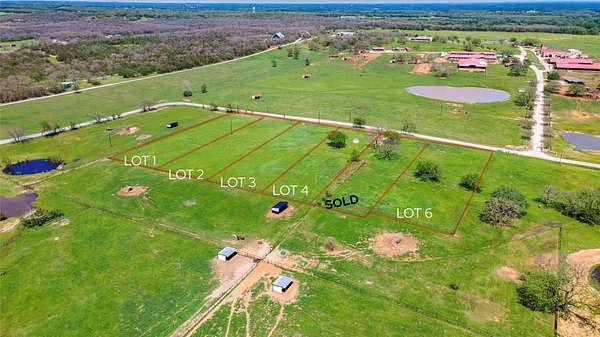 1 Acre of Land for Sale in Valley View, Texas
