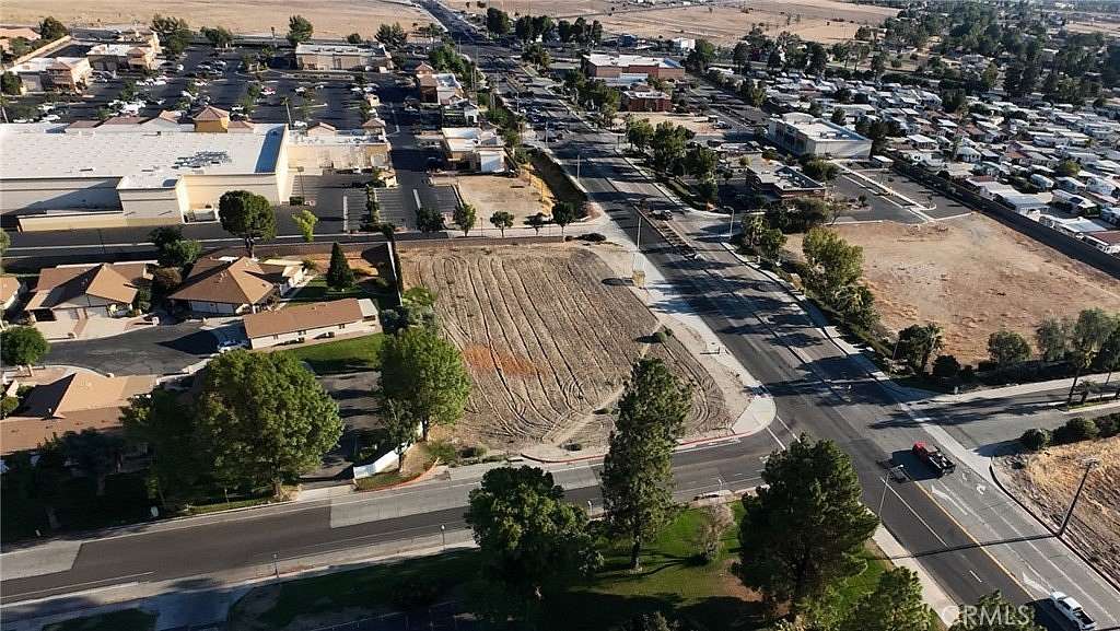 0.96 Acres of Commercial Land for Sale in San Jacinto, California