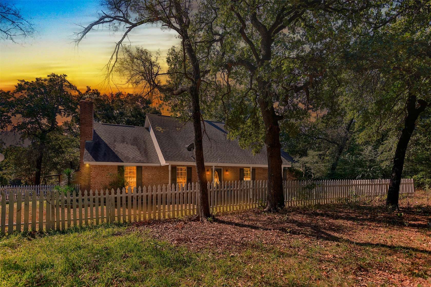 11.4 Acres of Land with Home for Sale in Gainesville, Texas