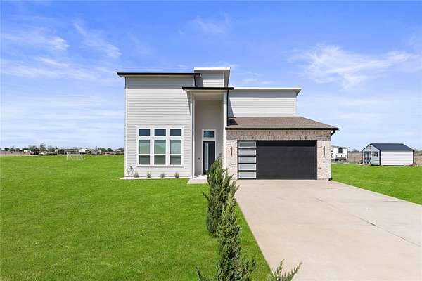 2.32 Acres of Land with Home for Sale in Quinlan, Texas