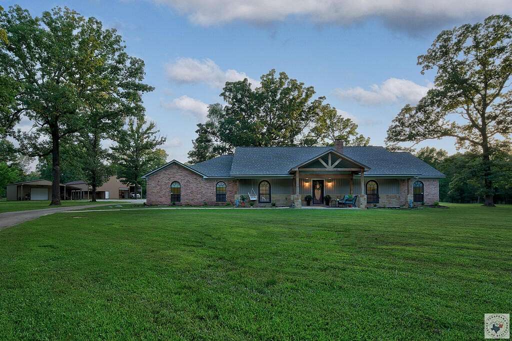6 Acres of Land with Home for Sale in Texarkana, Texas