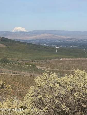 2 Acres of Residential Land for Sale in Moxee City, Washington