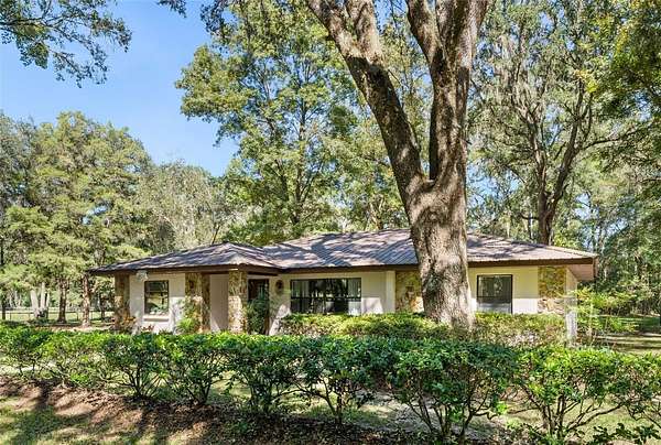 7.79 Acres of Land with Home for Sale in Williston, Florida