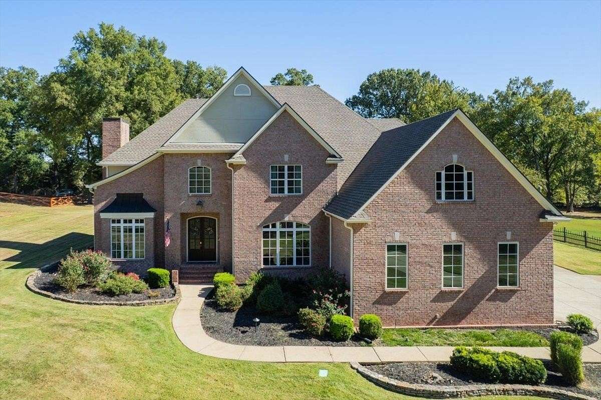 2 Acres of Land with Home for Sale in Lakeland, Tennessee