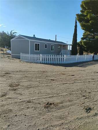 2 Acres of Land with Home for Lease in Phelan, California