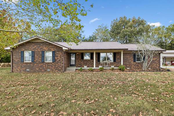 29.1 Acres of Land with Home for Auction in Rockvale, Tennessee