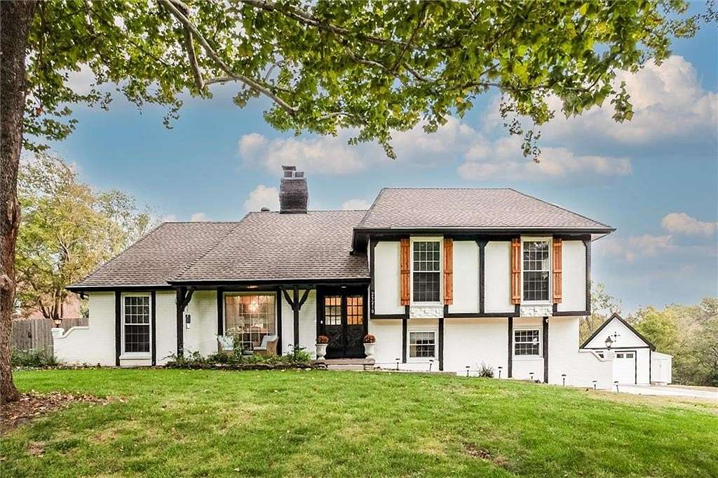 2.26 Acres of Land with Home for Sale in Lee's Summit, Missouri