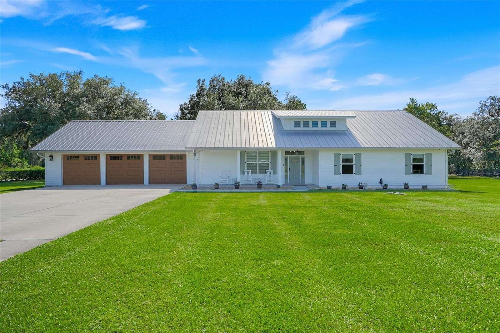 2.3 Acres of Land with Home for Sale in Clermont, Florida