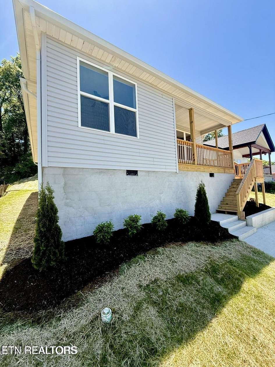 17.2 Acres of Land with Home for Sale in Knoxville, Tennessee