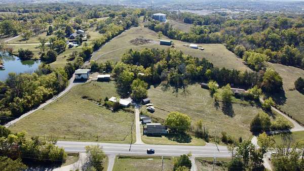 22 Acres of Land with Home for Sale in Gallatin, Tennessee