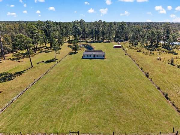 4 Acres of Land with Home for Sale in Valdosta, Georgia