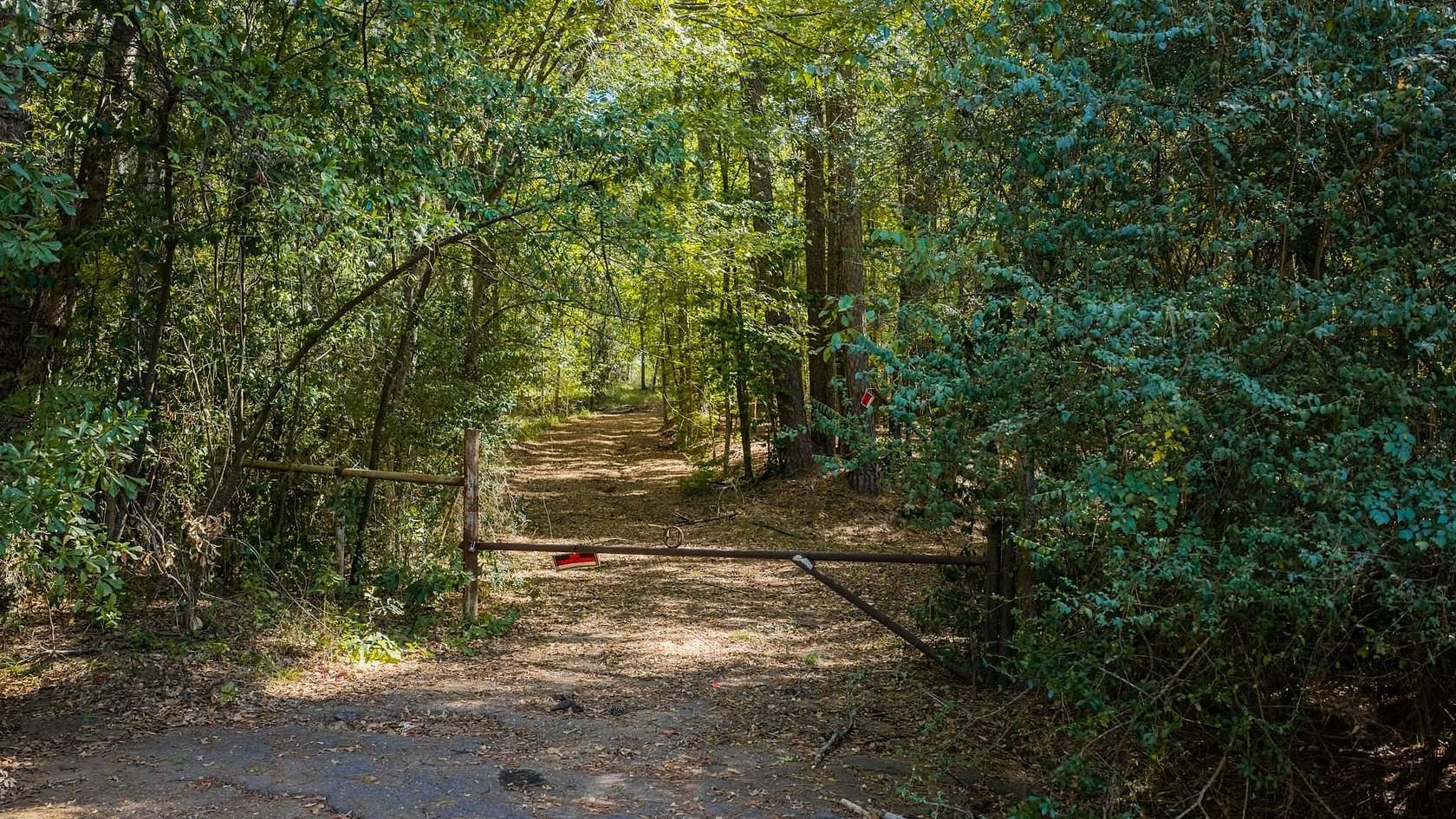 10.4 Acres of Recreational & Residential Land for Sale in Gladewater, Texas