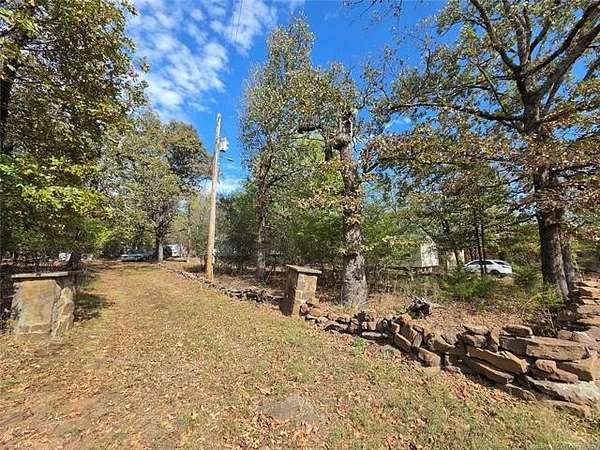 2.23 Acres of Residential Land for Sale in Hulbert, Oklahoma